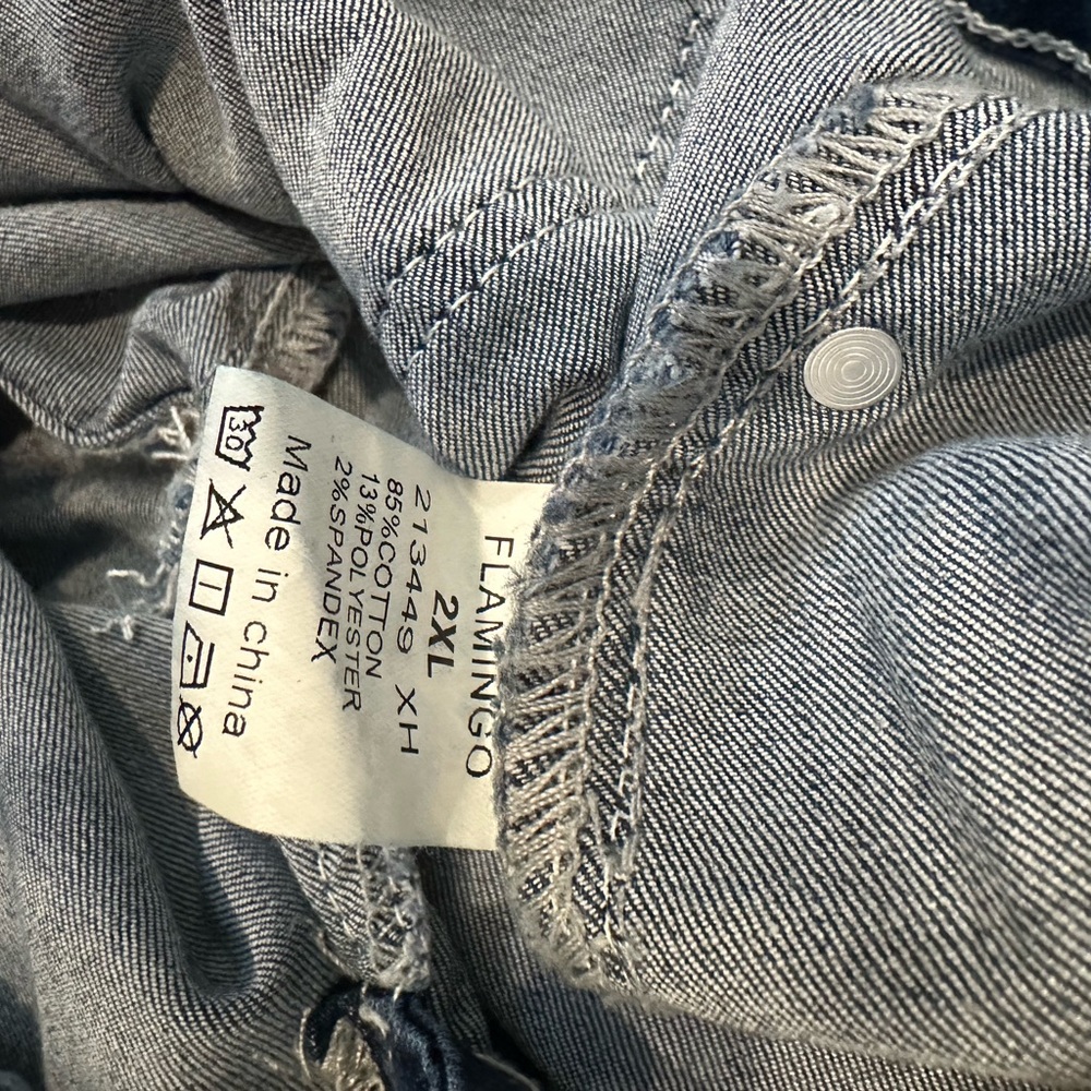 Size 2XL stretchy distressed boot leg jeans!! - Picture 7 of 7
